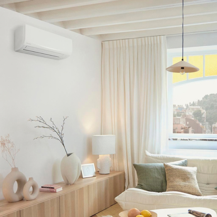 Climatisation réversible Daikin Sensira 2 kW – Mono-split FTXF20F + RXF20F
